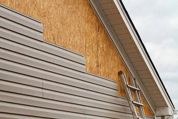 Professional Emergency Siding Repair technician working in Cleveland, NC
